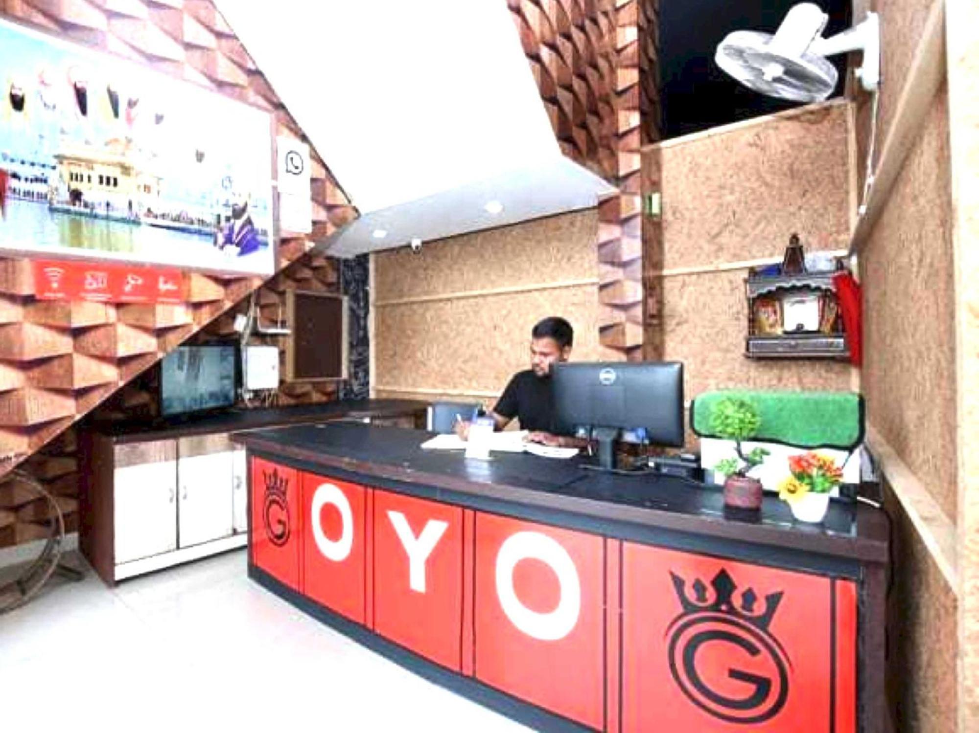 Oyo 91941 Hotel Golden Crown Sirhind Εξωτερικό φωτογραφία